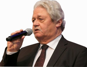 Porträt Dr. Helmut Tenschert